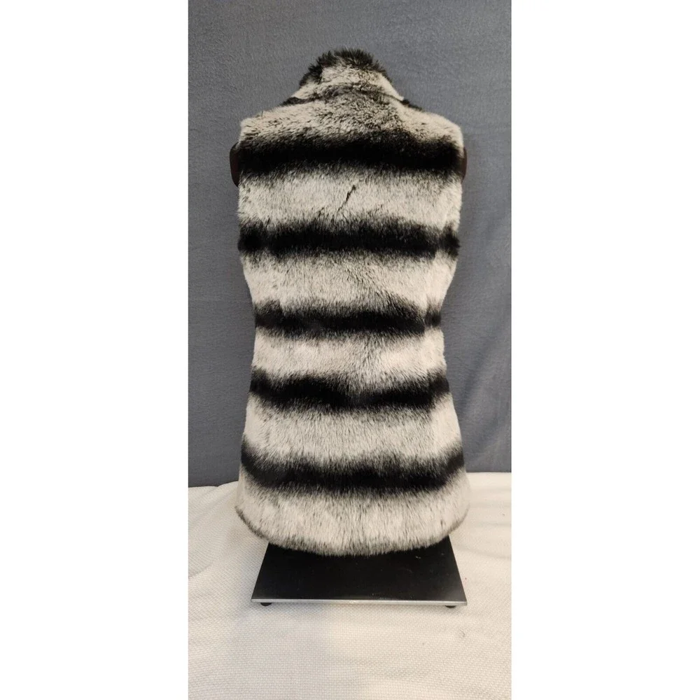 Rachel Zoe Women’s XXS Black Cream Pockets Faux Fur Hook Close Sleeveless‎ Vest